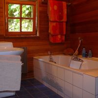 2. Ванная комната в деревянном доме