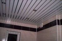 Пластиковый потолок в ванной3