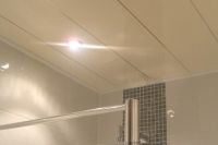 Пластиковый потолок в ванной4