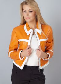 С чем носить оранжевую куртку 9