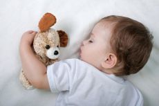 Почему ребенок потеет когда спит