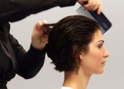 как красиво уложить волосы феном 2