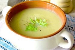 суп из сельдерея и брокколи