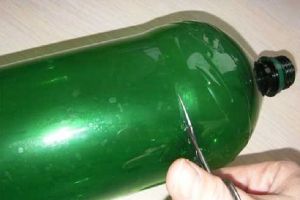 павлин из пластиковых бутылок 1