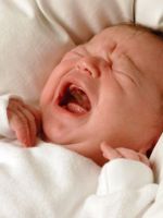 Вздутие живота у новорожденных